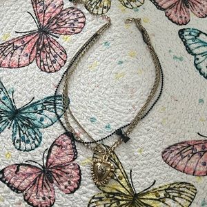 Betsey Johnson 💋gold tone,black necklace